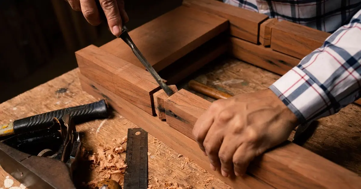 Comment choisir le bon service de menuiserie pour votre maison