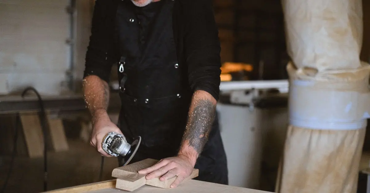 Comment choisir les meilleures finitions pour vos meubles en bois