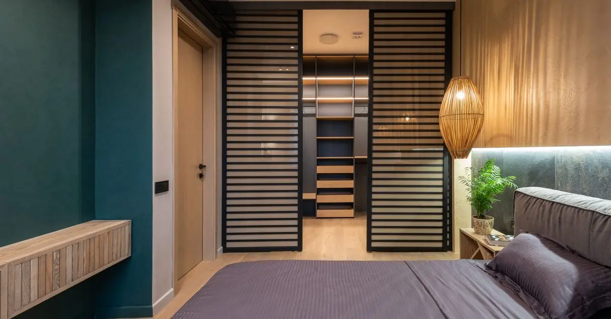 Installation de portes coulissantes : techniques et astuces