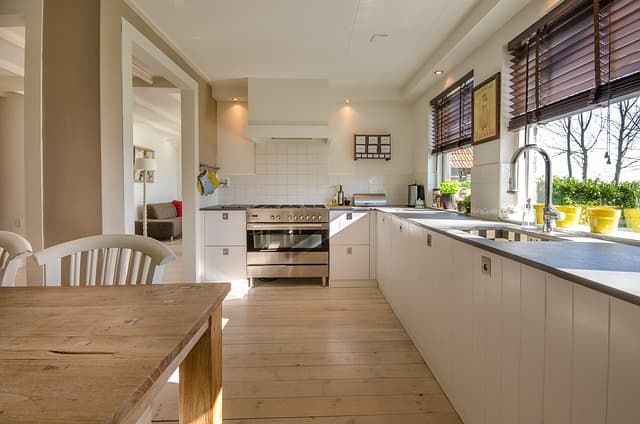 Comment choisir un service de menuiserie pour vos travaux