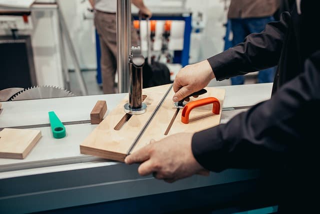 Comment choisir le menuisier idéal pour vos projets